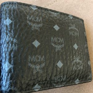Mens MCM Claus Bi-Fold Wallet w/ Card Case